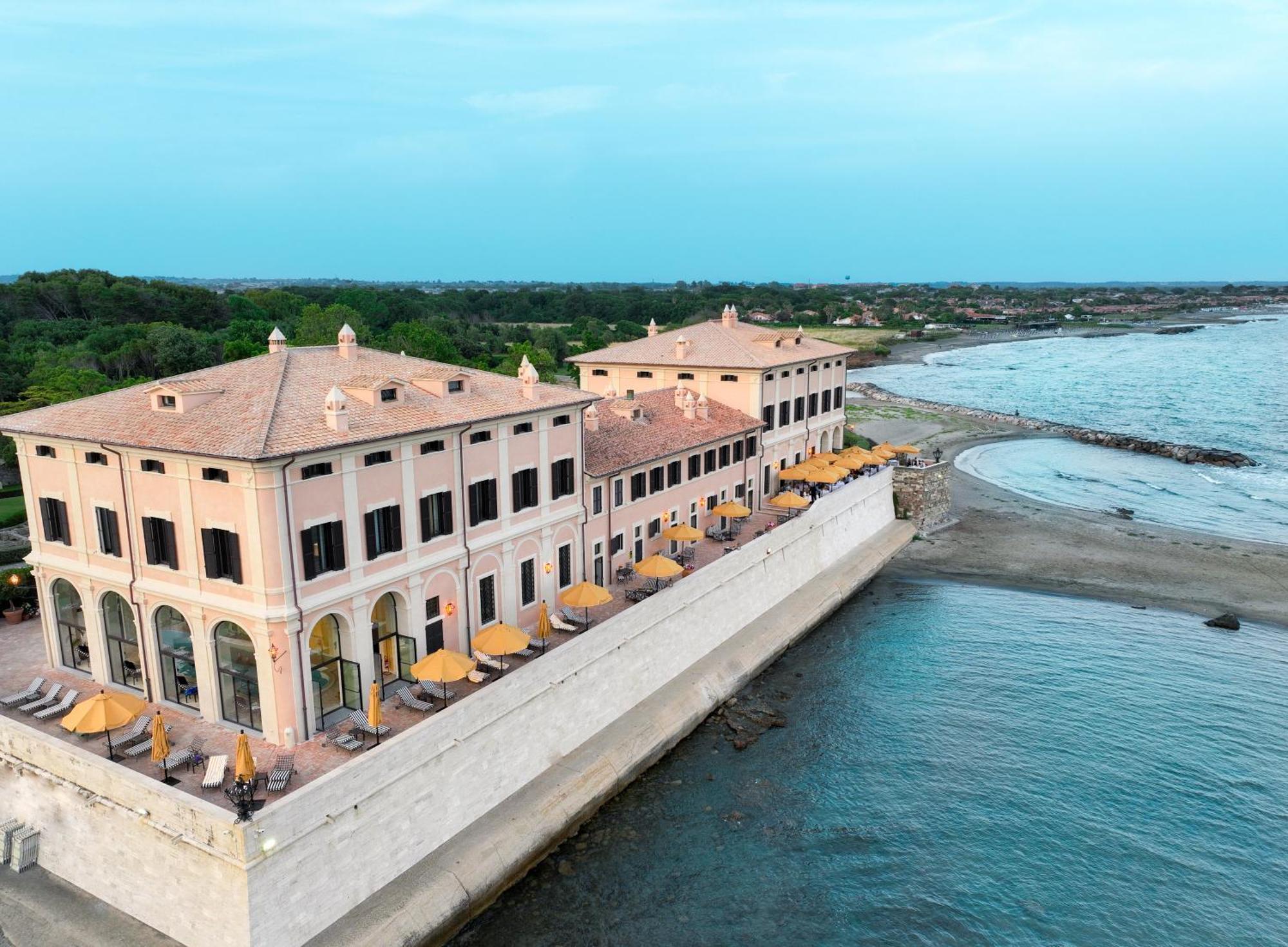 La Posta Vecchia Hotel Ladispoli Exterior photo